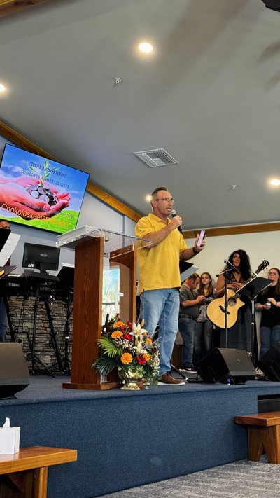 Associate Pastor Craig Daniels