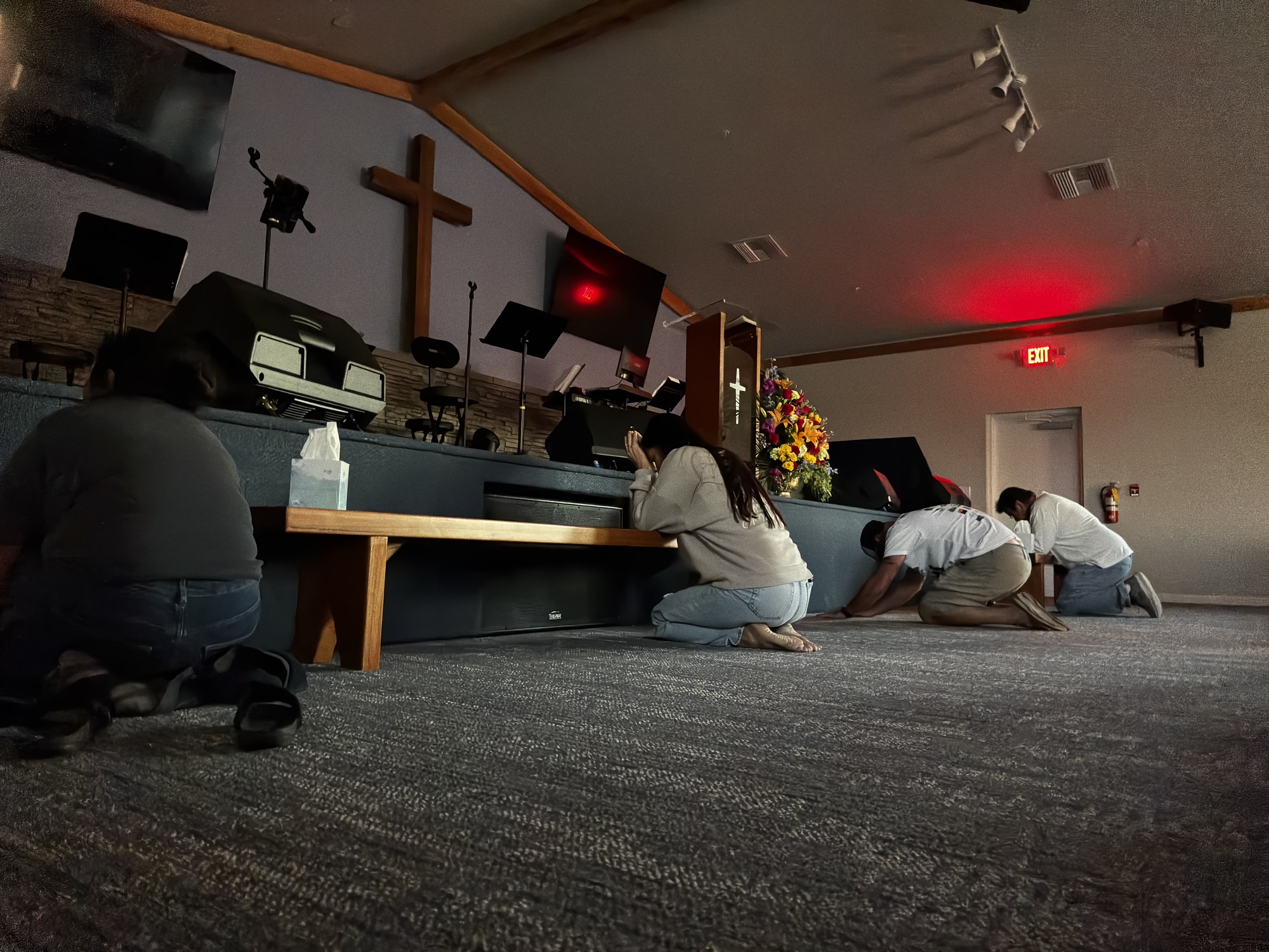 Praise and Prayer, Sundays at 6:00pm